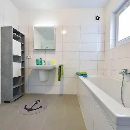 Apartment Haus Neuhof 01 *